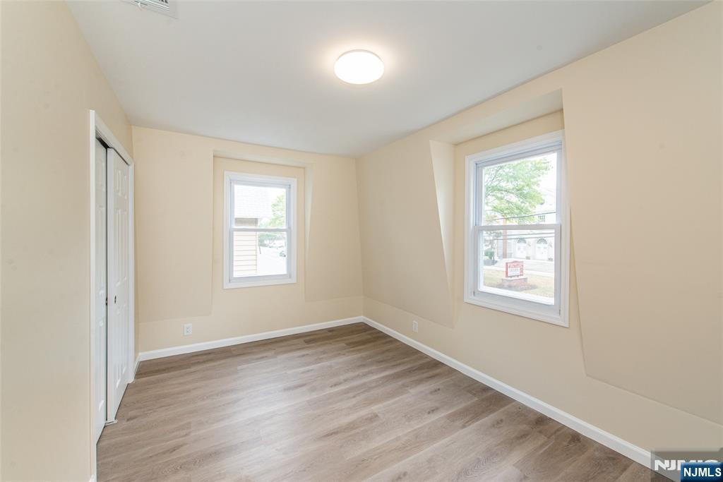 55 Lakeside Avenue