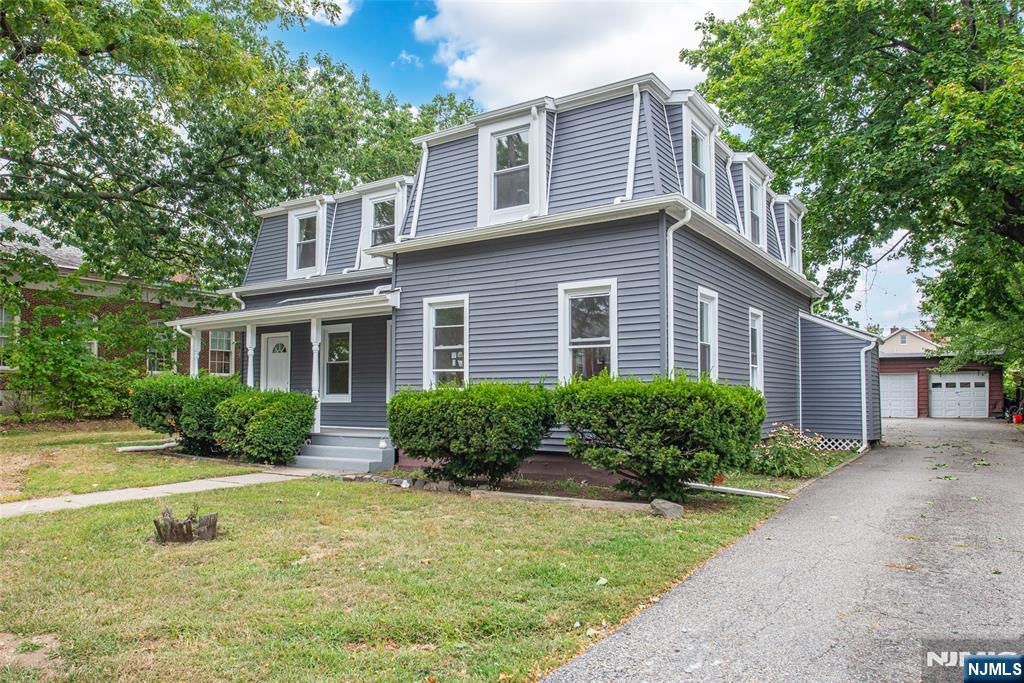 55 Lakeside Avenue