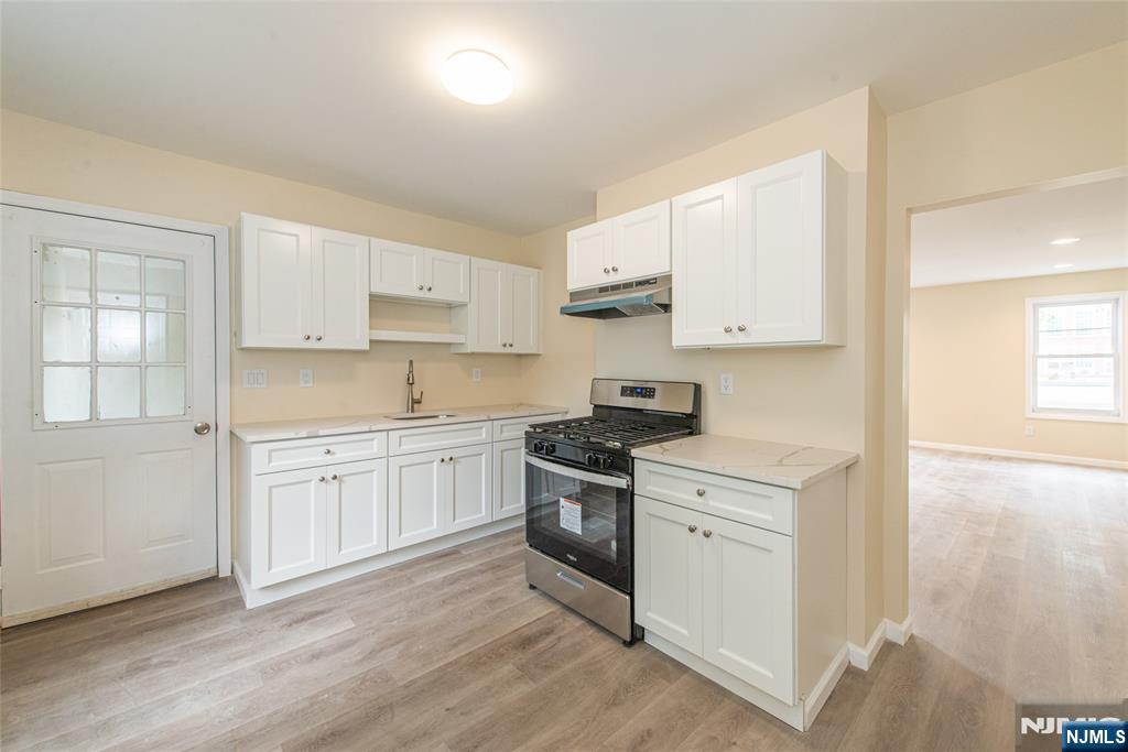 55 Lakeside Avenue