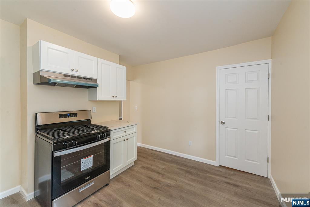55 Lakeside Avenue
