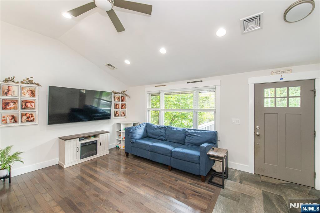 454 Conklintown Road