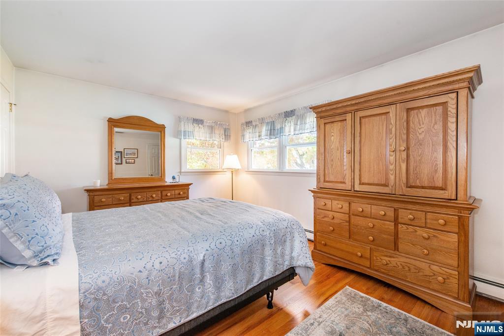 190 Meadowbrook Avenue