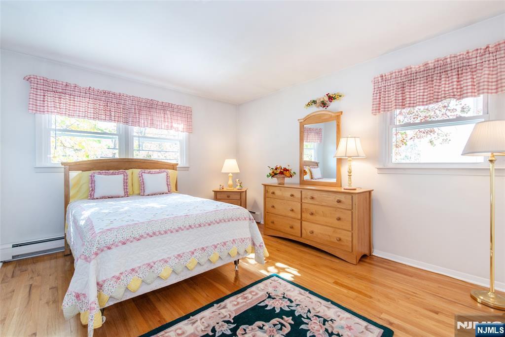 190 Meadowbrook Avenue