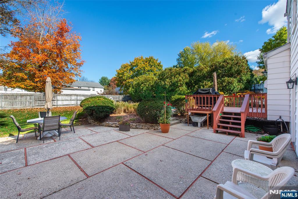 190 Meadowbrook Avenue