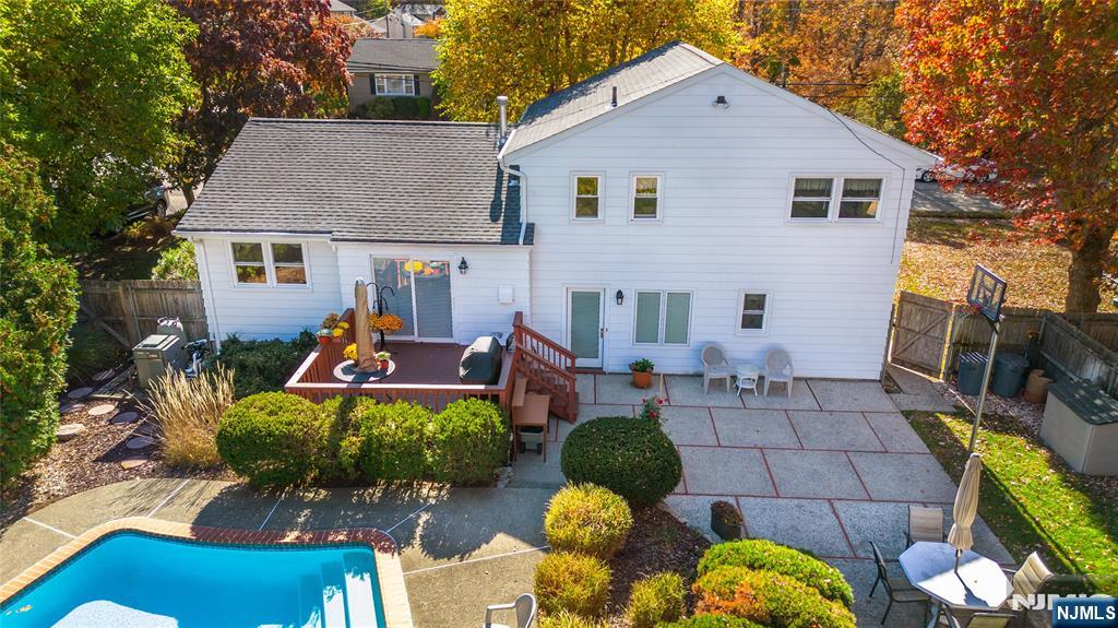 190 Meadowbrook Avenue