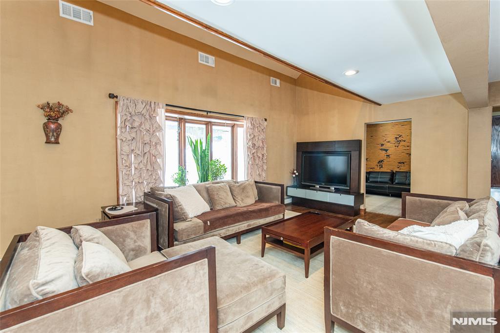 69 Buena Vista Drive