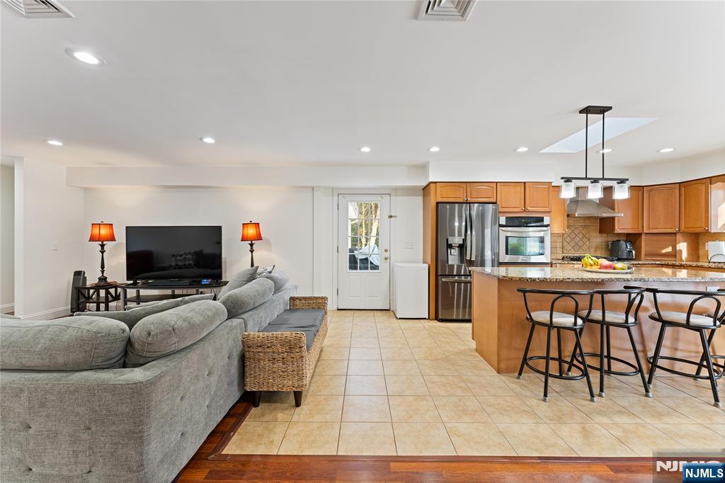 4 Harlow Crescent