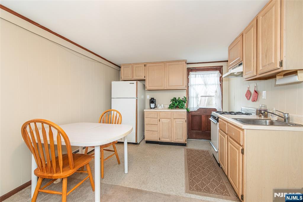 237 Skyline Lake Drive