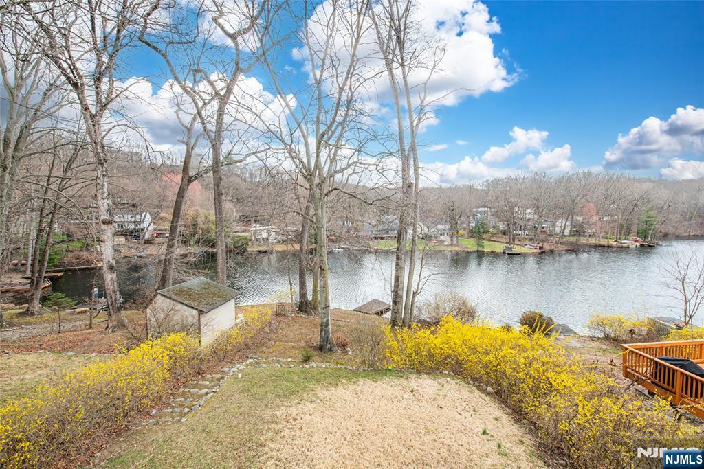 237 Skyline Lake Drive