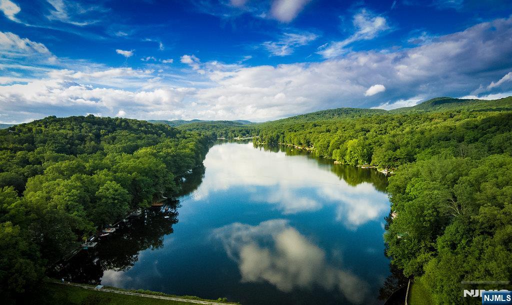 6 Mohawk Trail