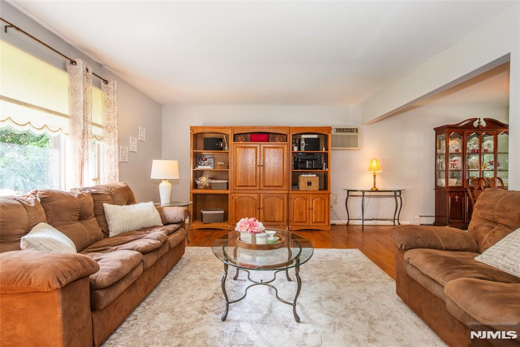 27 Dewey Drive