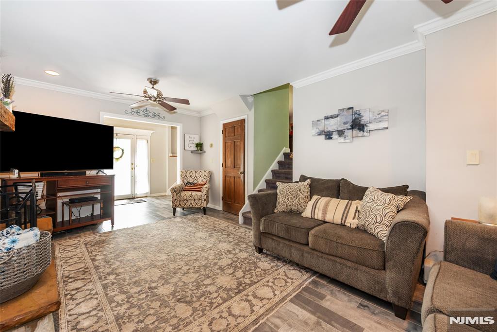 27 Dewey Drive