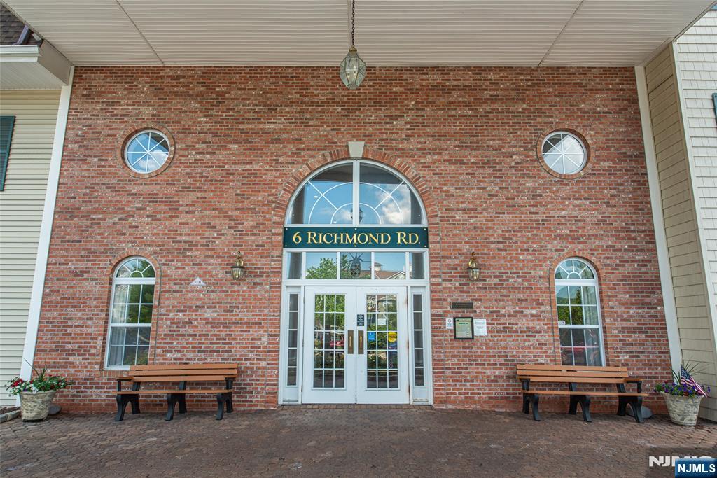 6104 Richmond Road