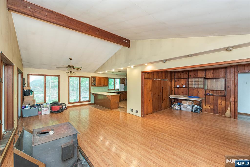 197 Snake Den Road