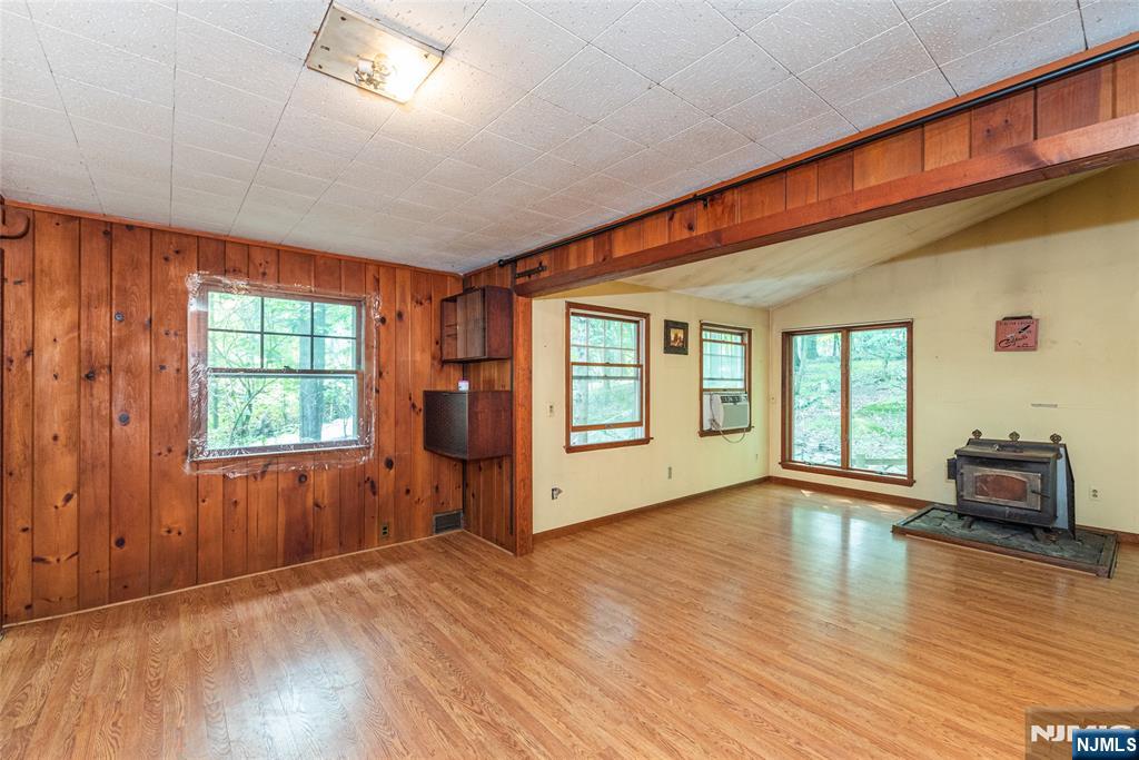 197 Snake Den Road
