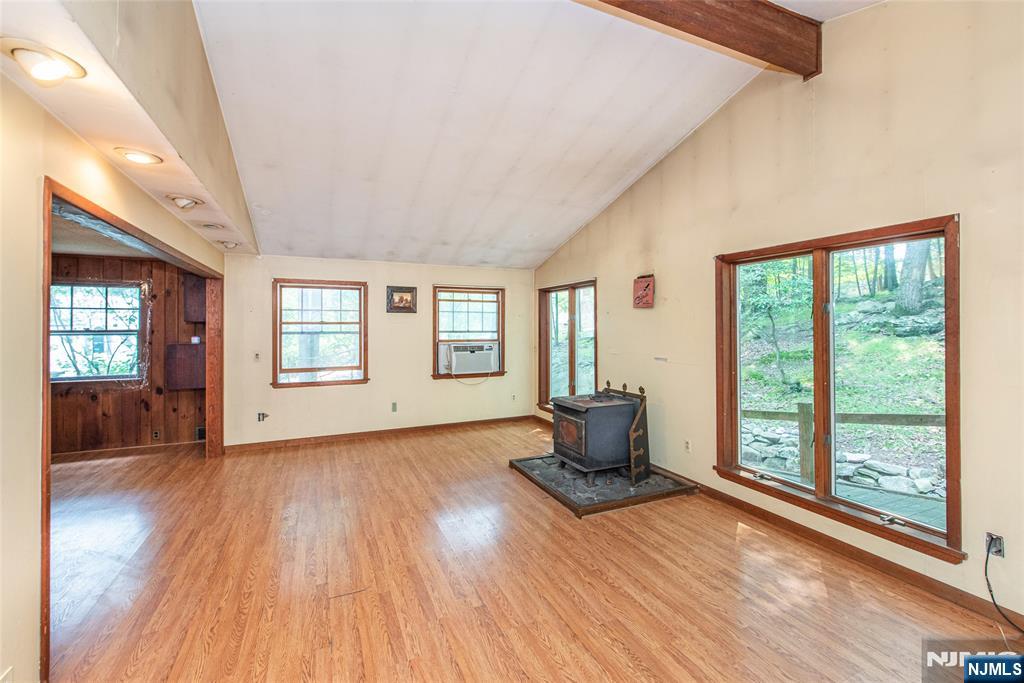 197 Snake Den Road