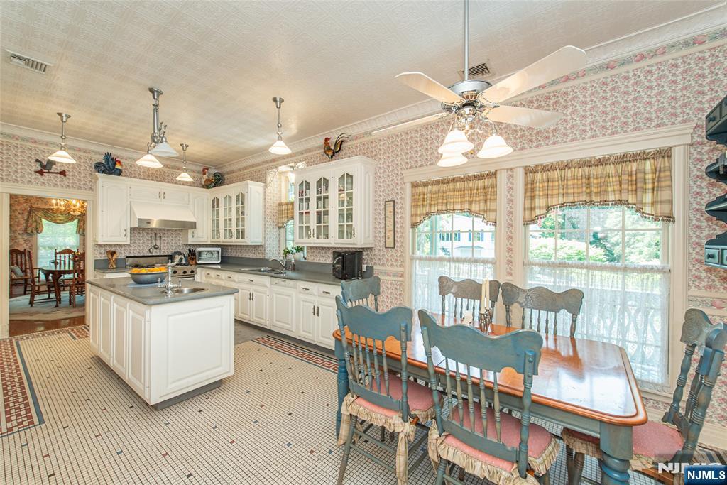 403 Stonetown Road