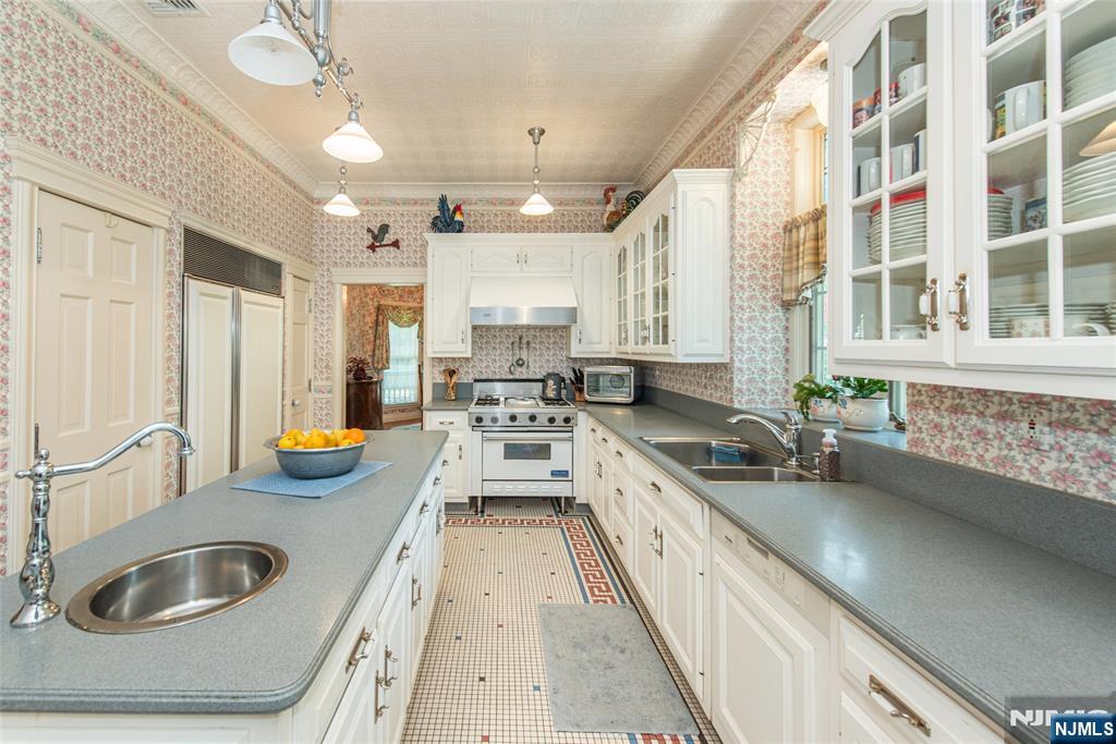 403 Stonetown Road