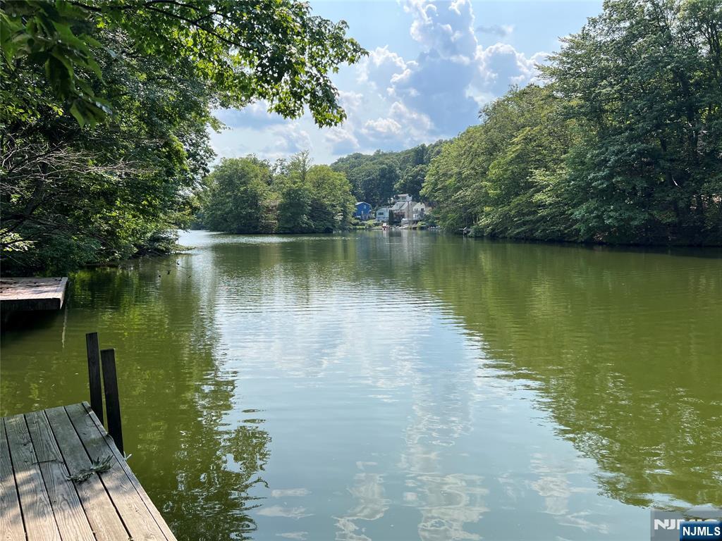 337 Skyline Lake Drive