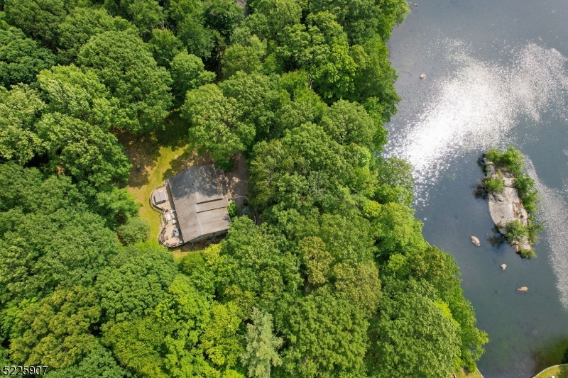 30 Upper Mount Glen Lake Dr