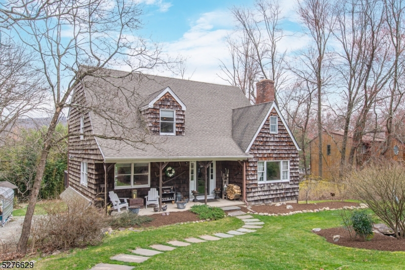 45 Custer Dr