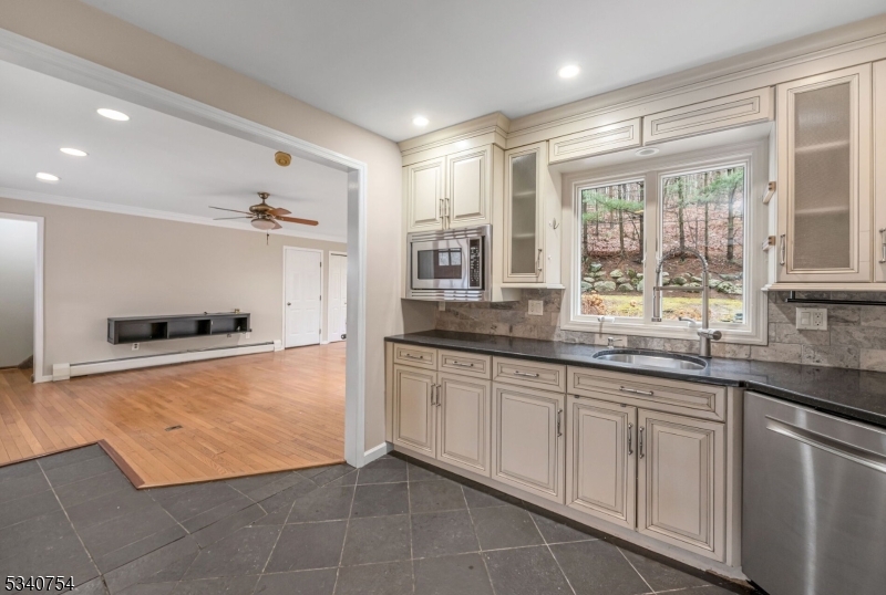 58 Upper Lakeview Ave