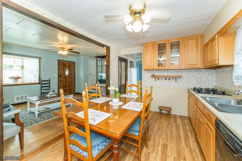 21 Rockridge Rd