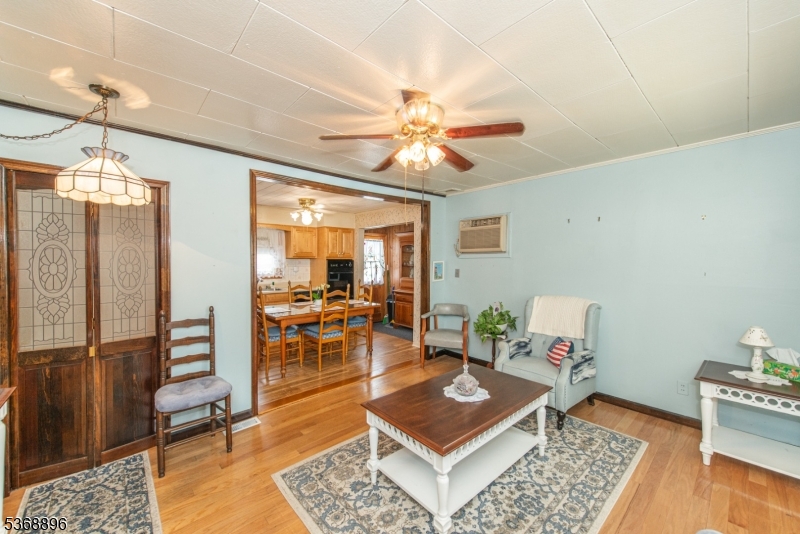 21 Rockridge Rd