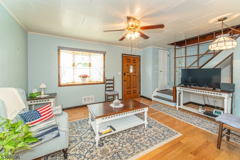 21 Rockridge Rd