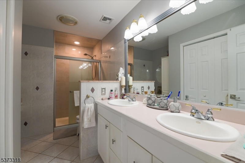 7F Brookside Hts F