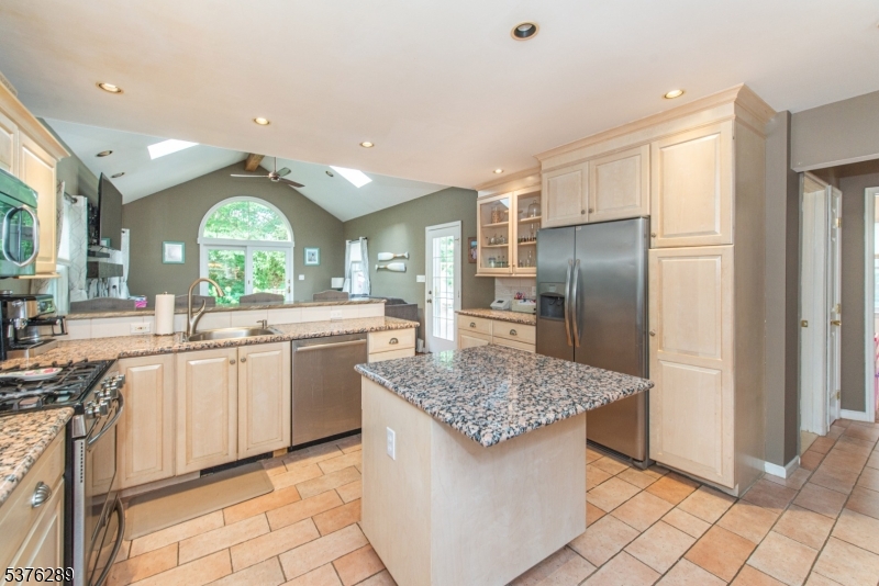 48 Birch Rd