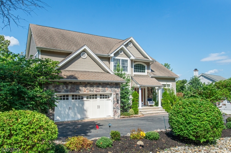 35 Ramapo Mountain Dr