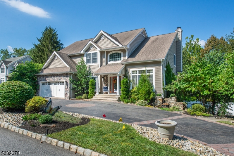 35 Ramapo Mountain Dr