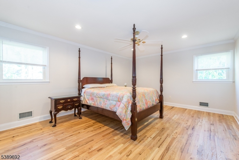 39 Lovell Dr