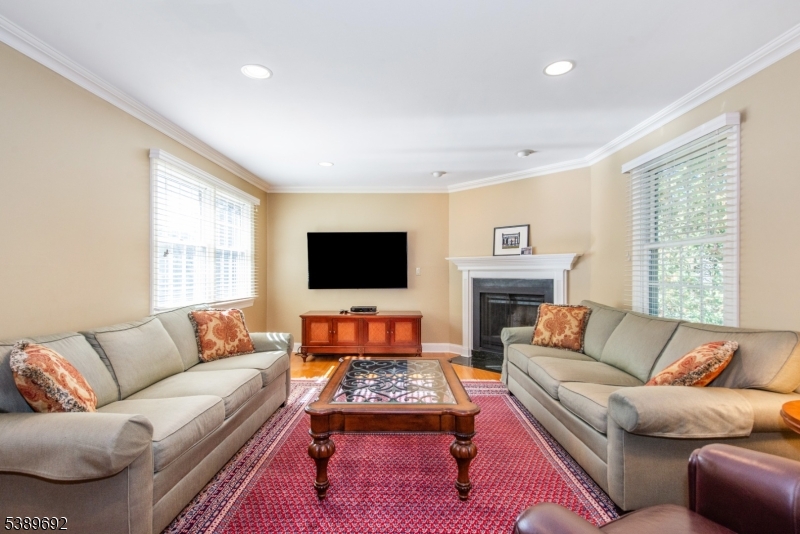 39 Lovell Dr