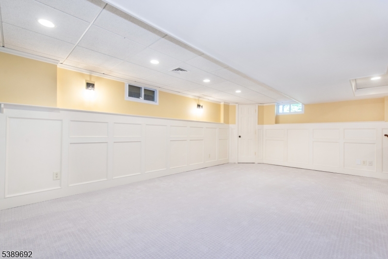 39 Lovell Dr