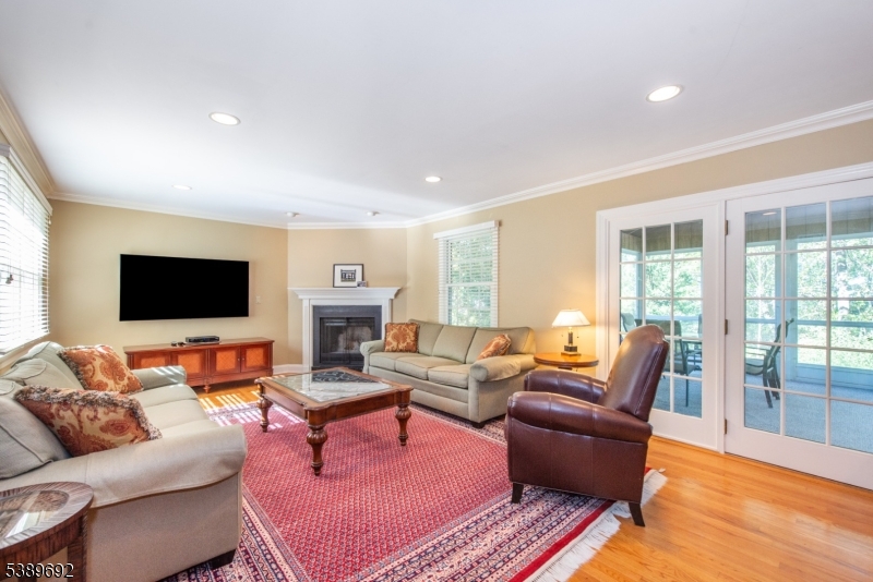 39 Lovell Dr