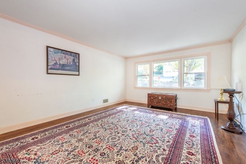39 Lovell Dr