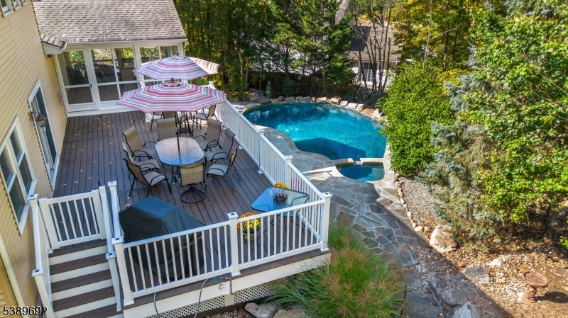 39 Lovell Dr