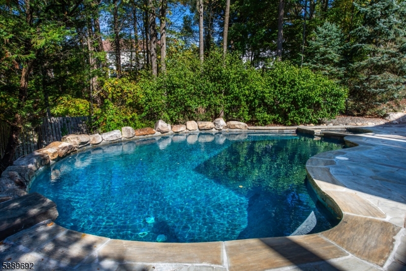 39 Lovell Dr