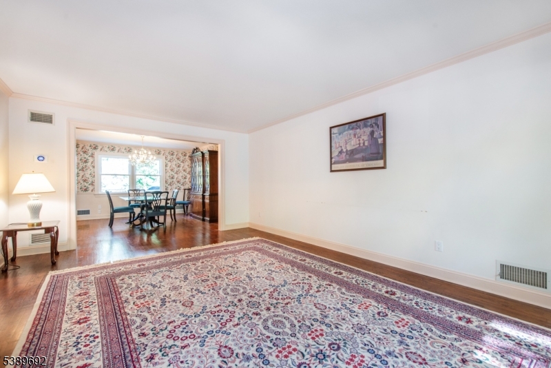 39 Lovell Dr