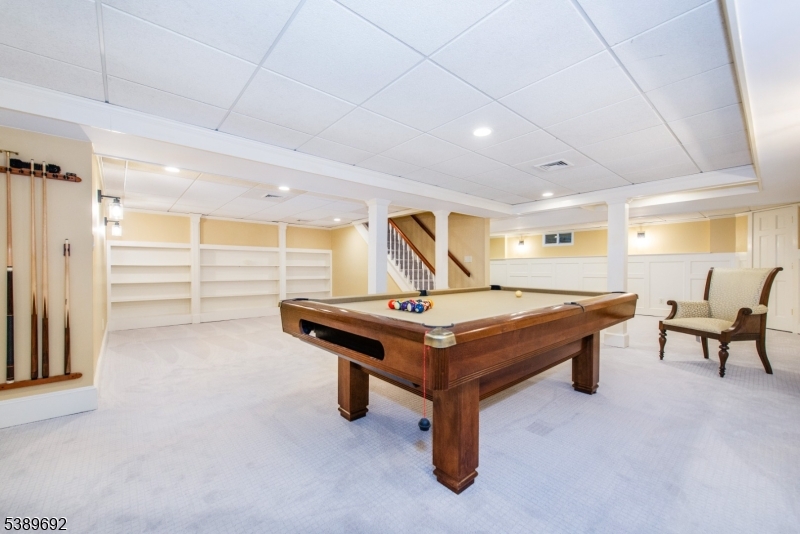 39 Lovell Dr