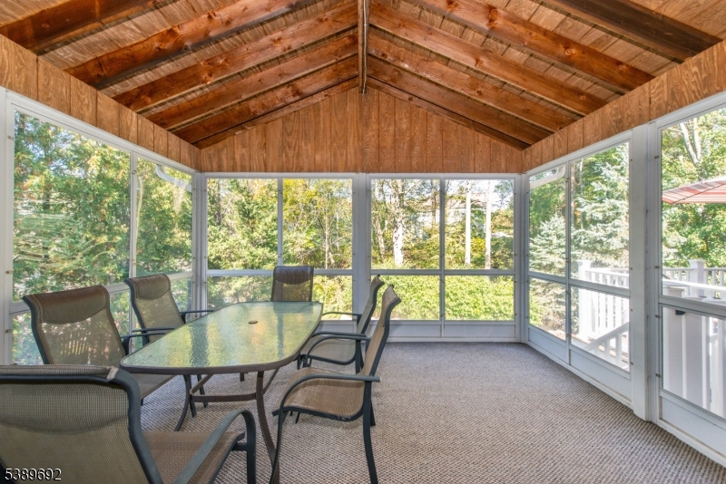 39 Lovell Dr