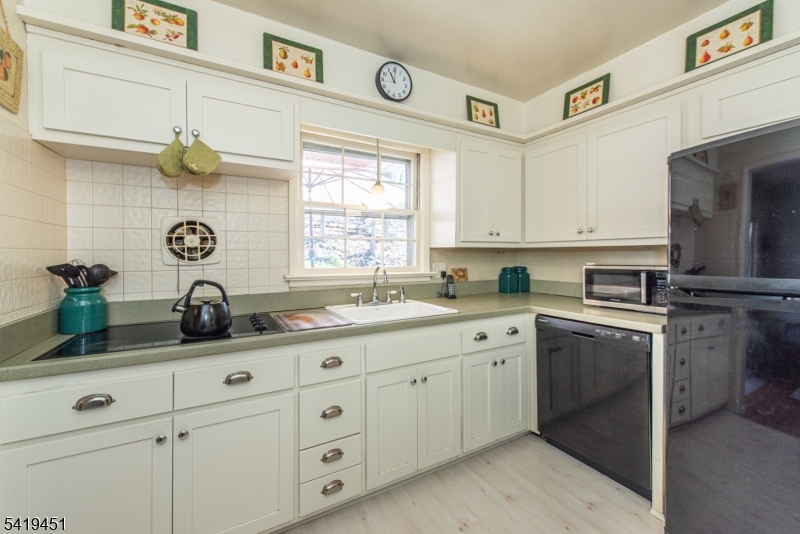 103 Cedar Rd