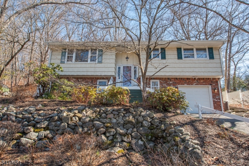103 Cedar Rd