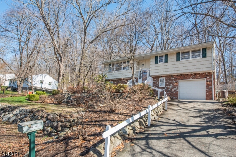 103 Cedar Rd