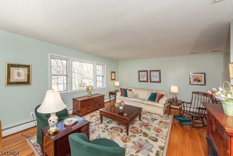 103 Cedar Rd