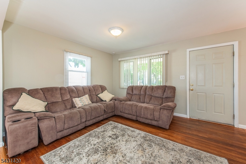 47 Burnside Pl