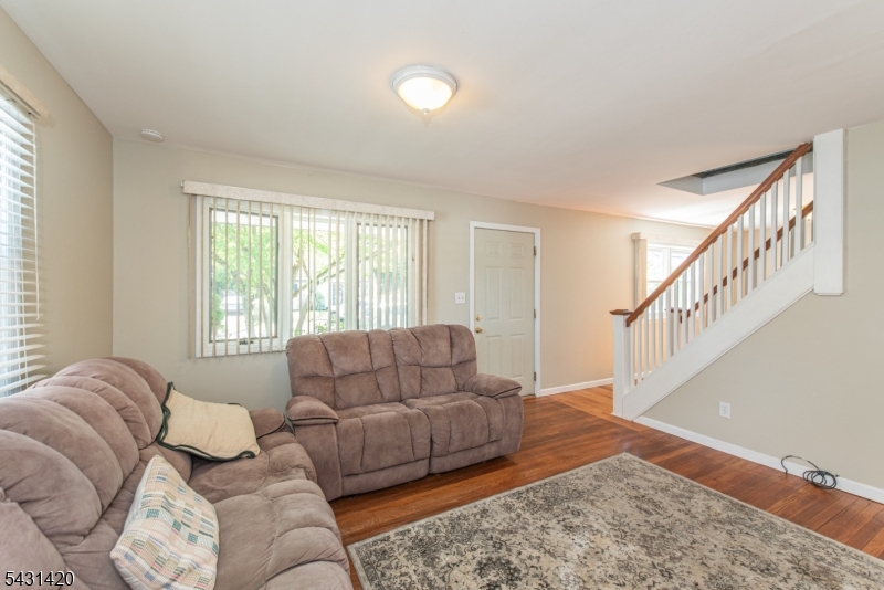 47 Burnside Pl