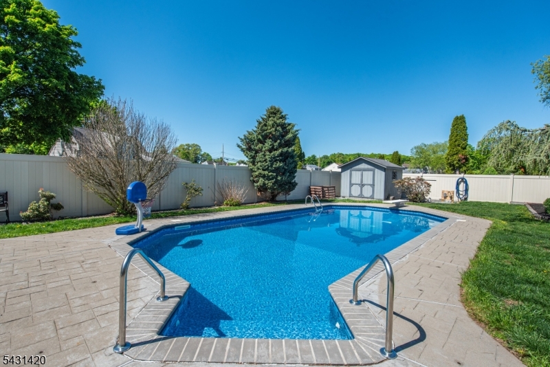 47 Burnside Pl